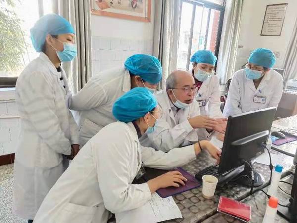 【喜訊】普洱市人民醫(yī)院泌尿外科楊勇專家團隊工作站落戶景谷中醫(yī)醫(yī)院(圖13)