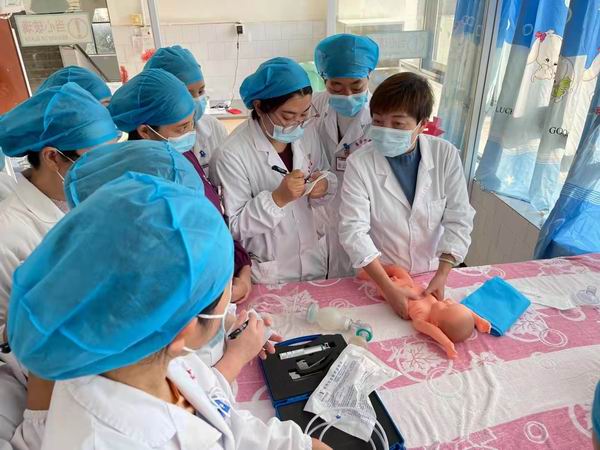 【喜訊】普洱市人民醫(yī)院泌尿外科楊勇專家團隊工作站落戶景谷中醫(yī)醫(yī)院(圖17)